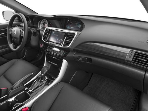 Used 2017 Honda Accord EX-L image 16