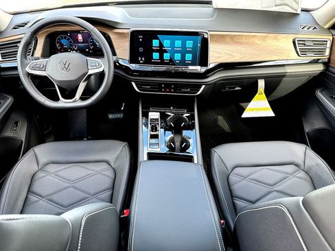 New 2026 Volkswagen Atlas SE FWD image 20