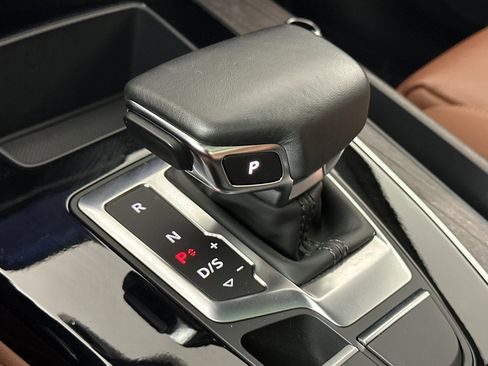 Used 2023 Audi Q5 e Premium Plus w/ Premium Plus Package image 21