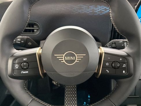 Certified 2025 MINI Cooper 2-Door Hardtop FWD image 23