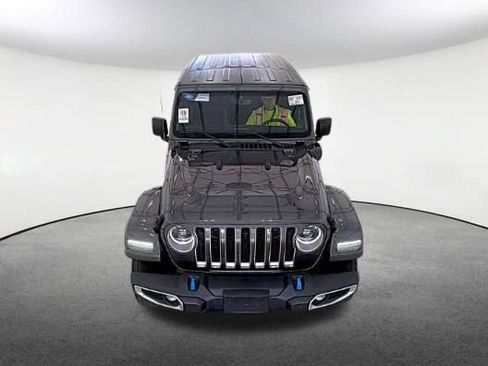 Used 2023 Jeep Wrangler Unlimited Sahara w/ Dual Top Group AWD/4WD image 2
