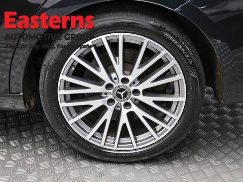 Used 2023 Mercedes-Benz CLA 250 4MATIC image 8