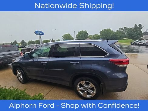 Used 2017 Toyota Highlander Limited AWD/4WD image 4