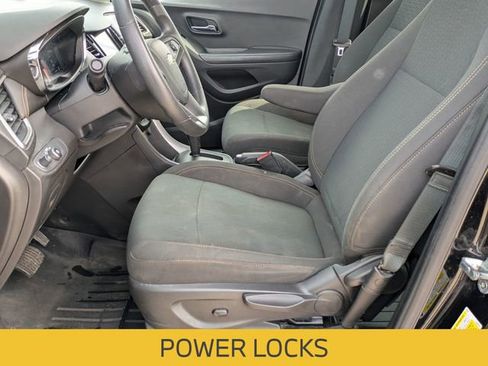 Used 2022 Chevrolet Trax LS image 15