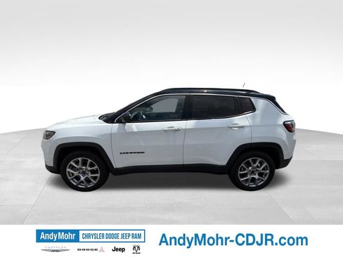 Used 2025 Jeep Compass Limited AWD/4WD image 2