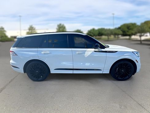 Used 2024 Lincoln Aviator Reserve w/ Equipment Group 201A image 8