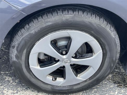 Used 2012 Toyota Prius Three FWD image 11