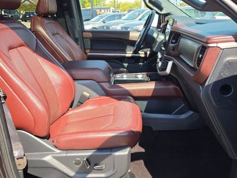 Certified 2023 Ford Expedition Limited image 5