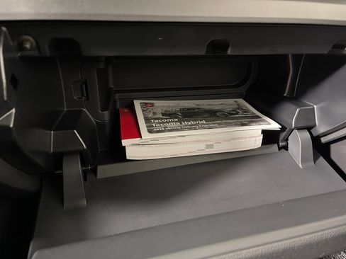 Certified 2025 Toyota Tacoma SR image 25