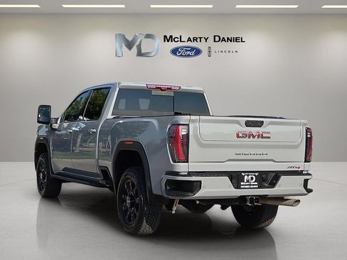 Used 2025 GMC Sierra 2500 AT4 w/ AT4 Premium Plus Package AWD/4WD image 4
