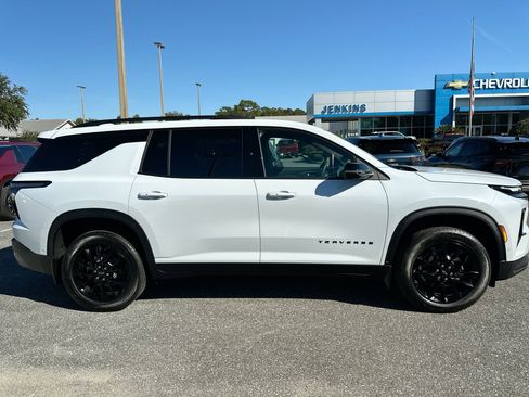 New 2026 Chevrolet Traverse LT image 3