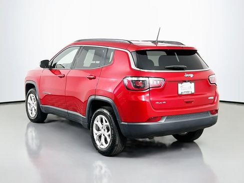 Used 2024 Jeep Compass Latitude AWD/4WD image 5