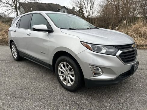 Used 2018 Chevrolet Equinox LT image 3
