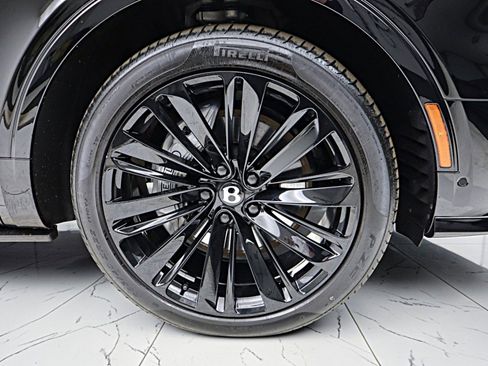 Used 2023 Bentley Bentayga Speed image 56