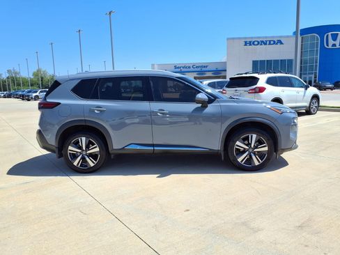 Used 2021 Nissan Rogue SL FWD image 8