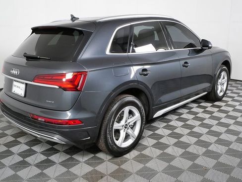 Used 2023 Audi Q5 2.0T Premium w/ Convenience Package image 3