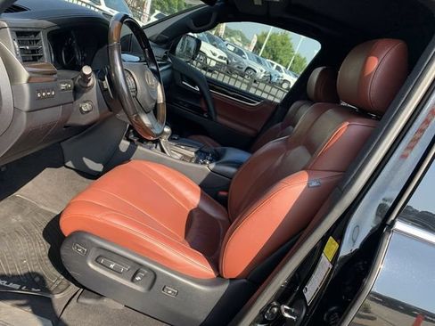 Used 2021 Lexus LX 570 4WD w/ Sport Package image 18