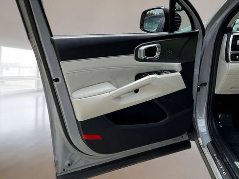 Certified 2023 Kia Sorento SX AWD/4WD image 19