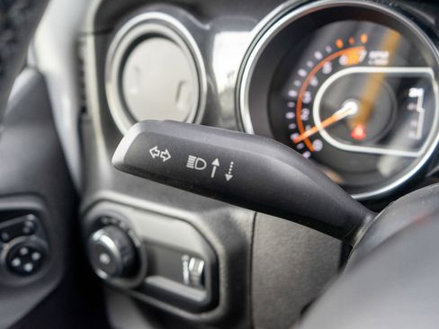 Used 2023 Jeep Wrangler Unlimited Sport image 25