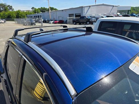 Used 2025 Nissan Kicks SR FWD image 16