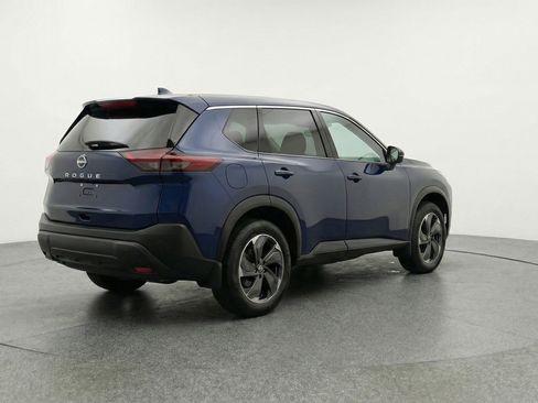 Used 2025 Nissan Rogue SV FWD image 9