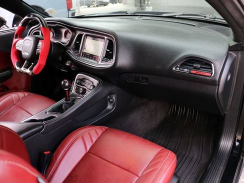 Used 2018 Dodge Challenger SRT Hellcat RWD image 36