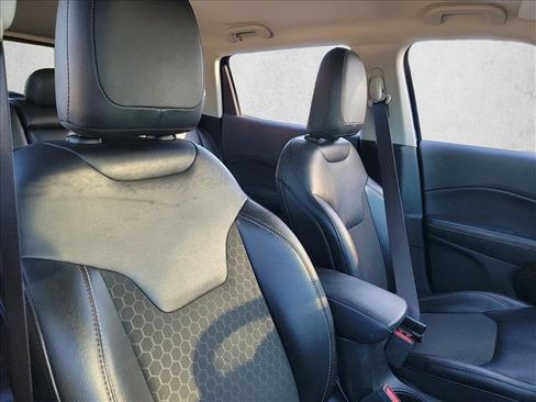 Used 2021 Jeep Compass Latitude w/ Convenience Group FWD image 15