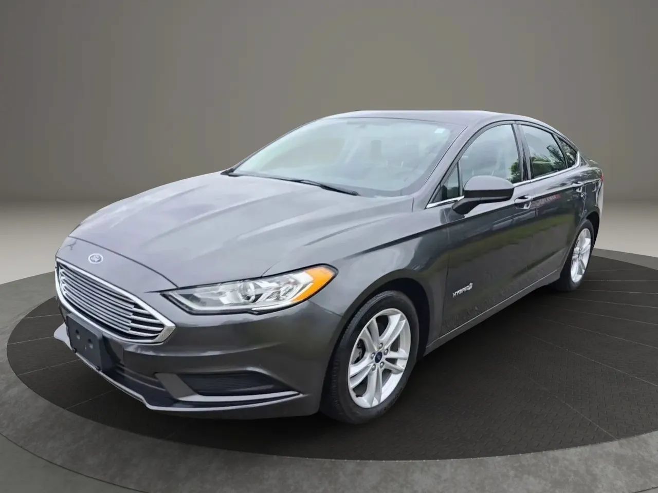 Used 2018 Ford Fusion S FWD image 3