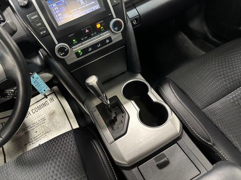 Used 2014 Toyota Camry SE FWD image 36