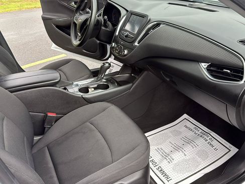 Used 2016 Chevrolet Malibu LT FWD image 22