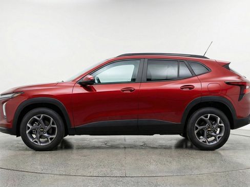 Used 2025 Chevrolet Trax LT w/ LT Convenience Package FWD image 5