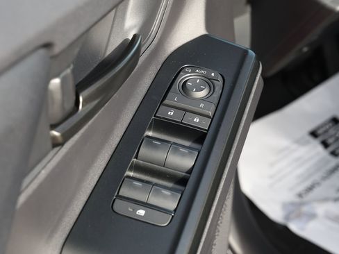 Used 2026 Toyota bZ XLE Plus image 29