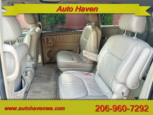 Used 2004 Toyota Sienna XLE Limited image 10