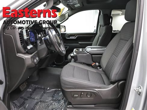 Used 2022 Chevrolet Silverado 1500 LT AWD/4WD image 14