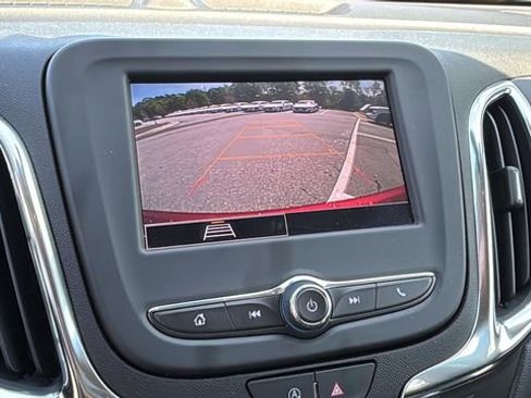 Used 2024 Chevrolet Equinox LT FWD image 25