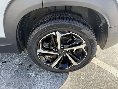 Used 2022 Chevrolet TrailBlazer RS w/ Sun and Liftgate Package image 5