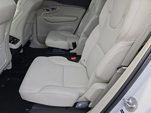 Used 2025 Volvo XC90 B6 Ultra w/ Protection Package Premier image 30