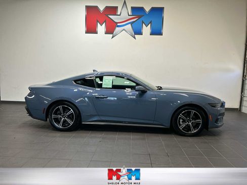 Used 2025 Ford Mustang Coupe RWD image 1