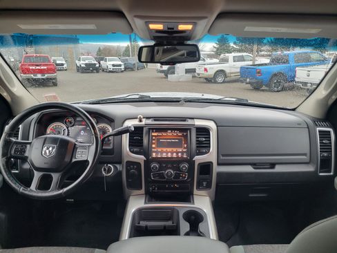 Used 2016 RAM 3500 SLT w/ Luxury Group image 18