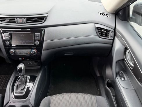 Used 2020 Nissan Rogue S FWD image 10