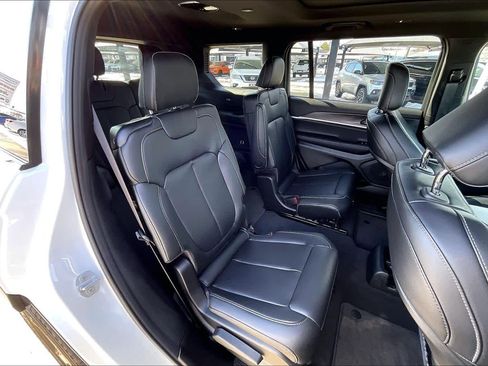 New 2025 Jeep Grand Cherokee L Limited w/ Black Appearance Package image 20