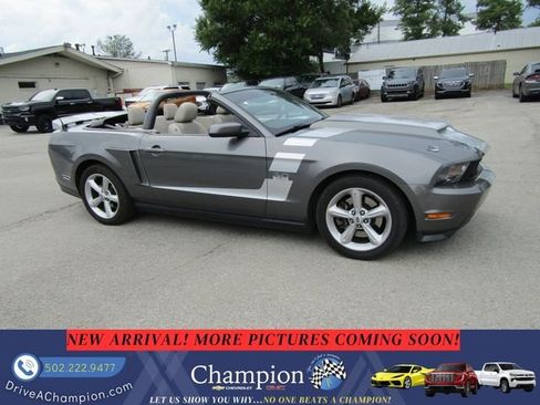 Used 2011 Ford Mustang GT RWD image 5