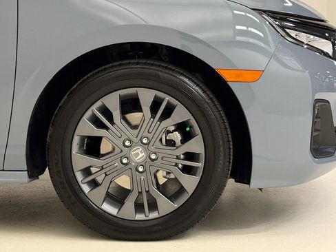 New 2026 Honda Odyssey Touring image 6