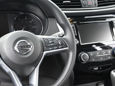 Used 2020 Nissan Rogue S image 26