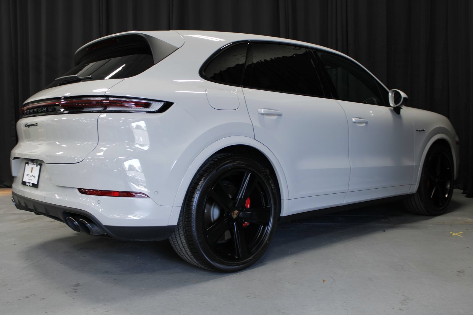 Certified 2026 Porsche Cayenne S AWD/4WD image 3