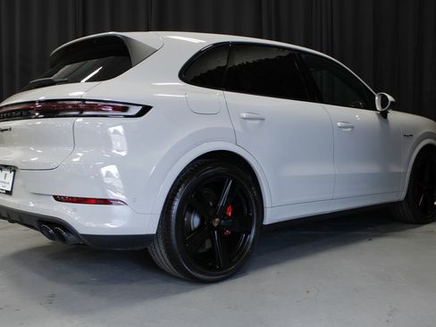 New 2026 Porsche Cayenne S AWD/4WD image 3