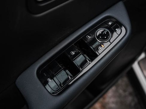 New 2026 Nissan Leaf SV+ w/ Illuminated Package image 16