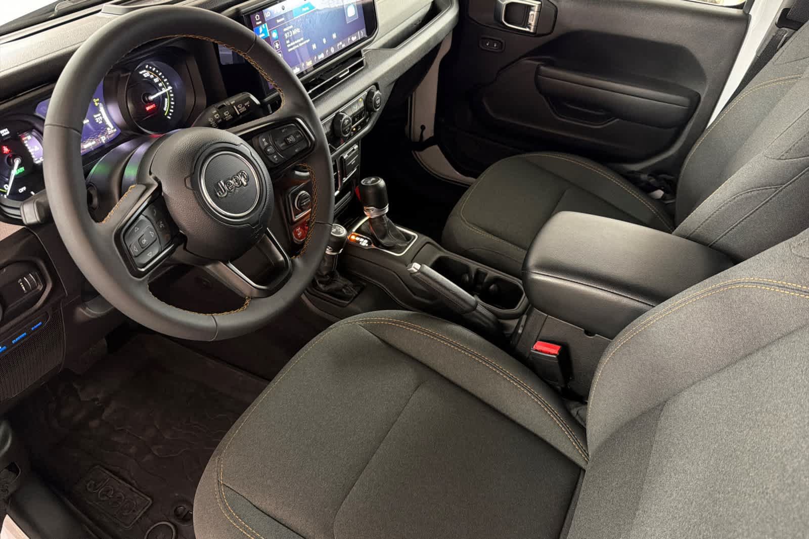 Used 2024 Jeep Wrangler Unlimited AWD/4WD image 11