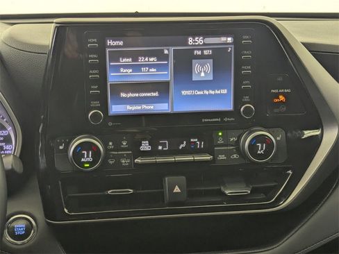 Used 2022 Toyota Highlander XLE image 19