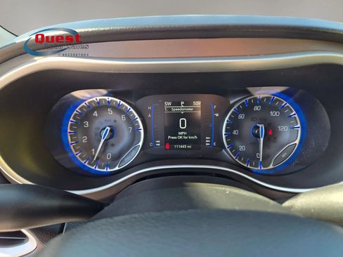 Used 2022 Chrysler Voyager LX FWD image 32